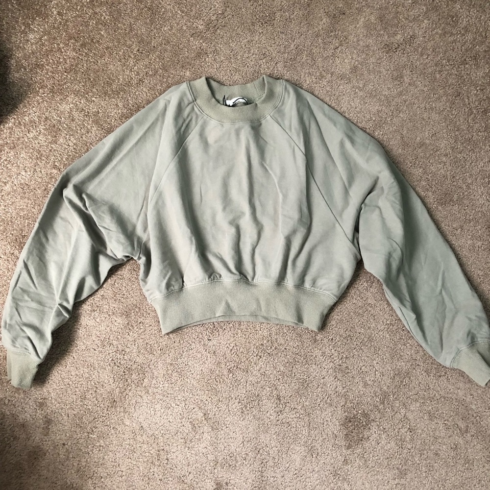 NIA sage basic crewneck